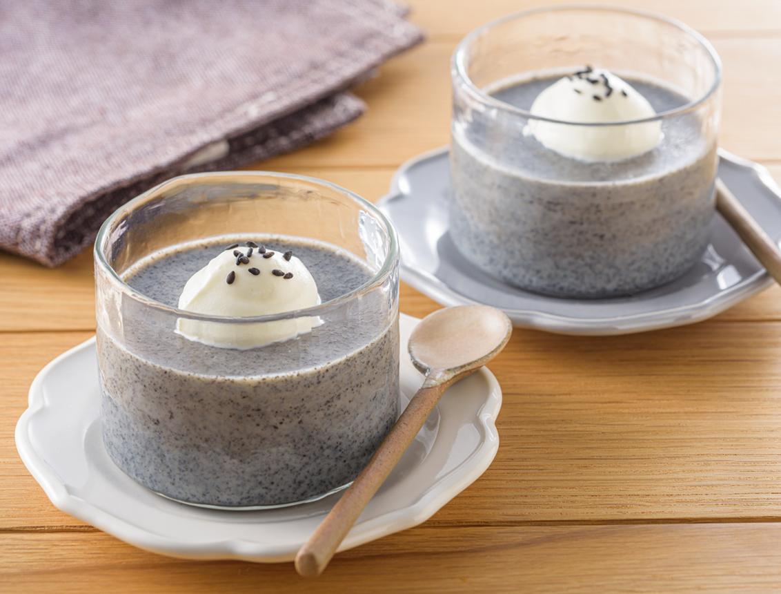 8 Black Sesame Desserts: Amazing Flavors & Risks